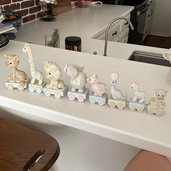 Precious Moments Train - Picture 1 of 4